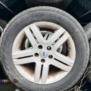 Ford alloy wheel & tyre