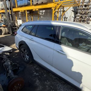 Holden Commodore Calais-V Tourer Wagon - photo 1