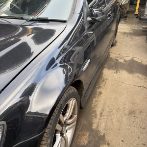 Holden Commodore Sedan - photo 1